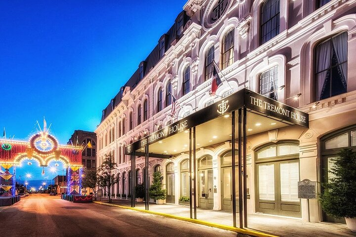 Galveston Haunted Pub Crawl Walking Tour - Photo 1 of 6